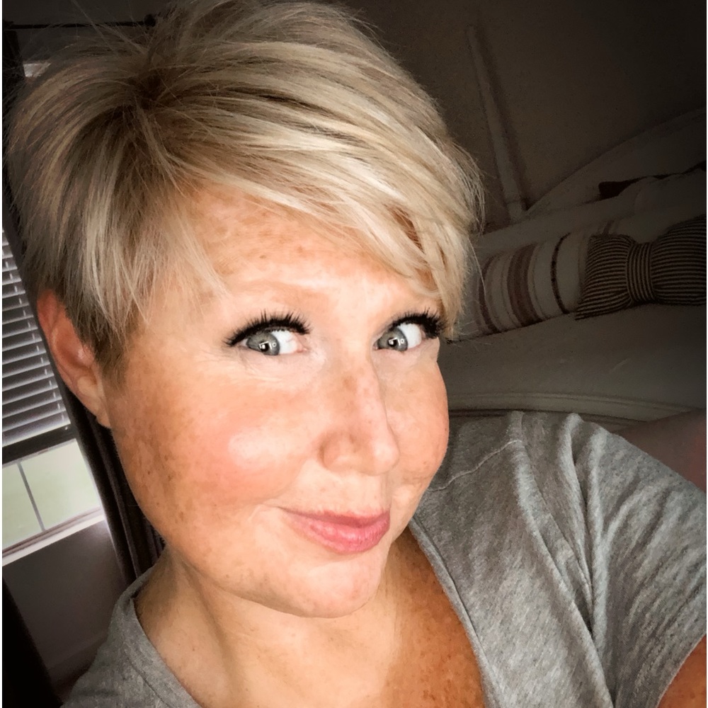 Meet your Posher, Amy Lynn